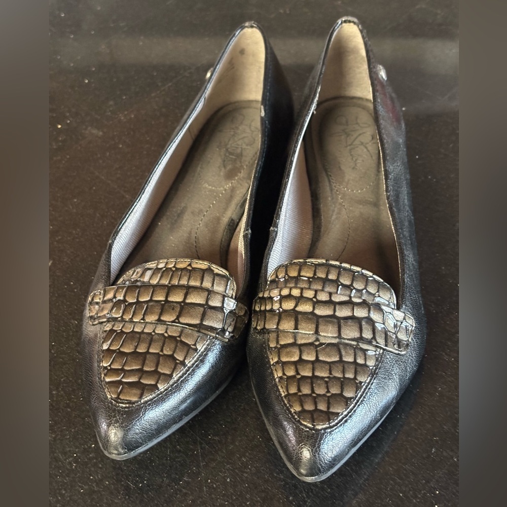LifeStride Qwin pointed toe flats